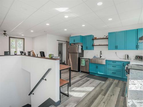 A&B 48472 Rge Rd 252, Rural Leduc County, AB - Indoor Photo Showing Kitchen