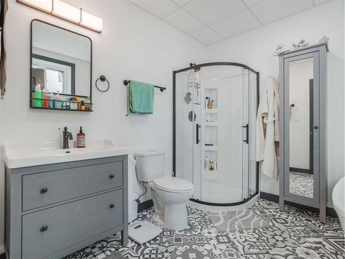 A&B 48472 Rge Rd 252, Rural Leduc County, AB - Indoor Photo Showing Bathroom