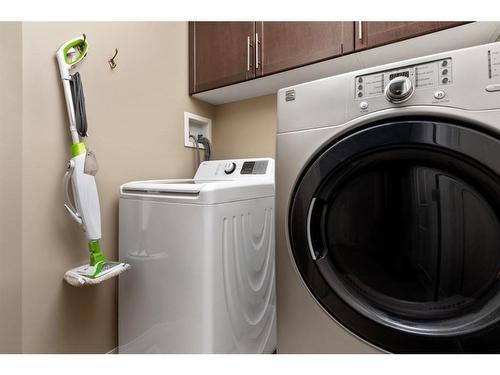 9-5021 34 Avenue, Camrose, AB - Indoor Photo Showing Laundry Room