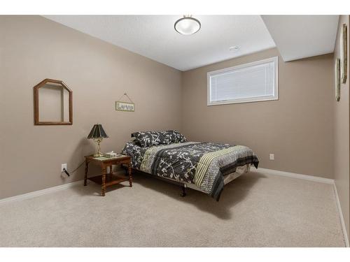 9-5021 34 Avenue, Camrose, AB - Indoor Photo Showing Bedroom