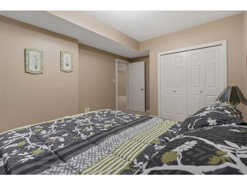 9-5021 34 Avenue, Camrose, AB - Indoor Photo Showing Bedroom