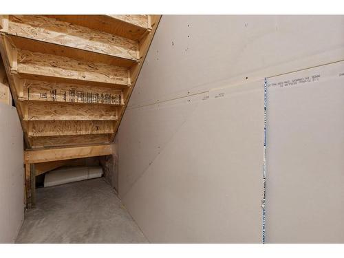 9-5021 34 Avenue, Camrose, AB - Indoor Photo Showing Other Room