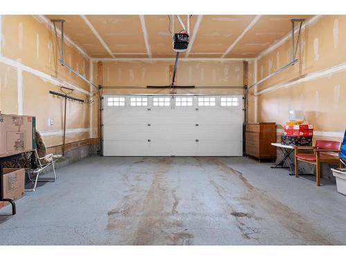 9-5021 34 Avenue, Camrose, AB - Indoor Photo Showing Garage