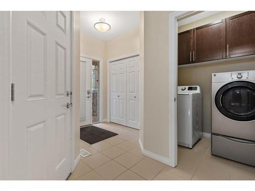 9-5021 34 Avenue, Camrose, AB - Indoor Photo Showing Laundry Room