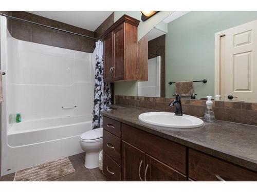 5602 24 Avenue Close, Camrose, AB - Indoor Photo Showing Bathroom