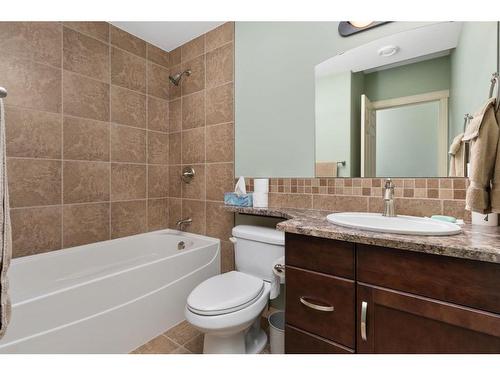 5602 24 Avenue Close, Camrose, AB - Indoor Photo Showing Bathroom