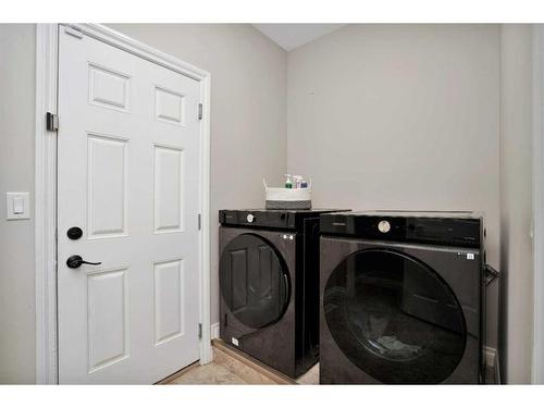 66 Traptow Close, Red Deer, AB - Indoor Photo Showing Laundry Room