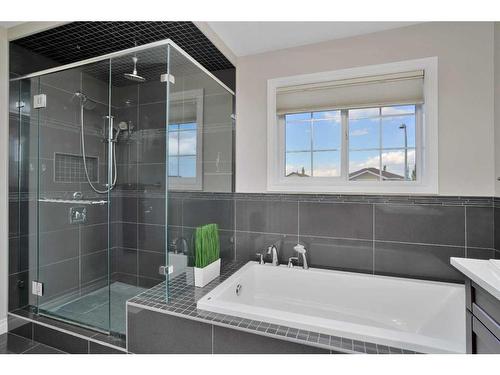 66 Traptow Close, Red Deer, AB - Indoor Photo Showing Bathroom