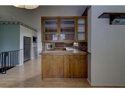 25566 Highway 42, Rural Red Deer County, AB - Indoor Photo Showing Kitchen