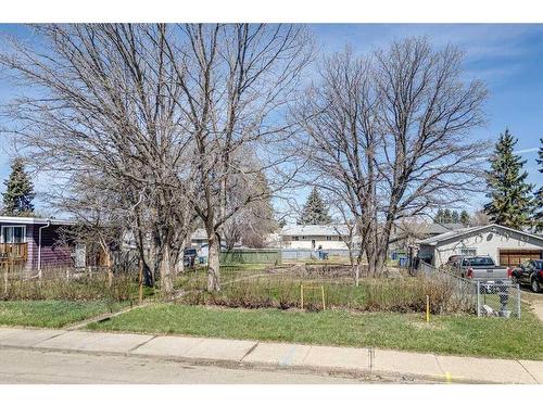 5826 57 Street, Red Deer, AB 