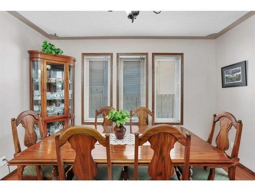 42 Gilbert Crescent, Red Deer, AB - Indoor Photo Showing Dining Room