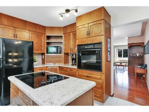 42 Gilbert Crescent, Red Deer, AB - Indoor Photo Showing Kitchen