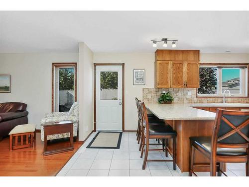 42 Gilbert Crescent, Red Deer, AB - Indoor Photo Showing Dining Room