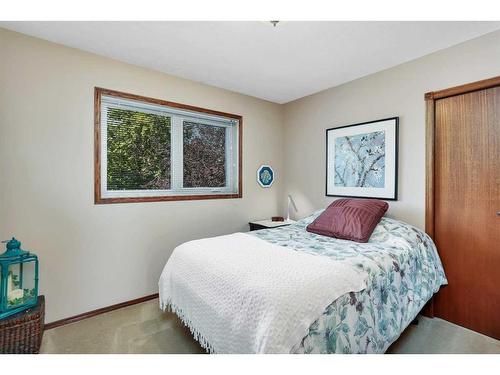 42 Gilbert Crescent, Red Deer, AB - Indoor Photo Showing Bedroom