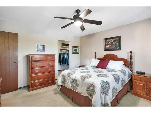 42 Gilbert Crescent, Red Deer, AB - Indoor Photo Showing Bedroom