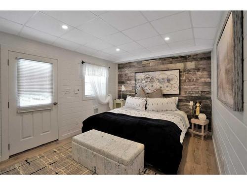 140-10032 Township Road 422, Rural Ponoka County, AB - Indoor Photo Showing Bedroom