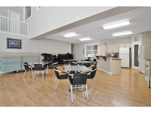 140-10032 Township Road 422, Rural Ponoka County, AB - Indoor Photo Showing Dining Room