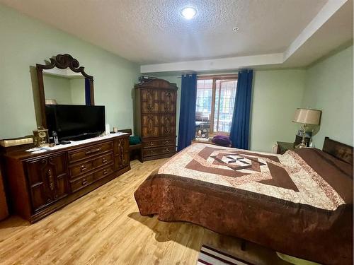 118-4805 45 Street, Red Deer, AB - Indoor Photo Showing Bedroom