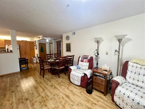 118-4805 45 Street, Red Deer, AB - Indoor Photo Showing Other Room