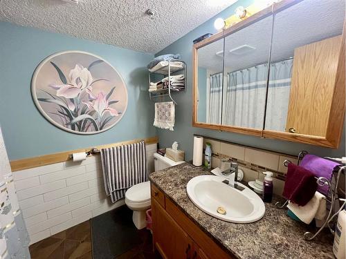 118-4805 45 Street, Red Deer, AB - Indoor Photo Showing Bathroom