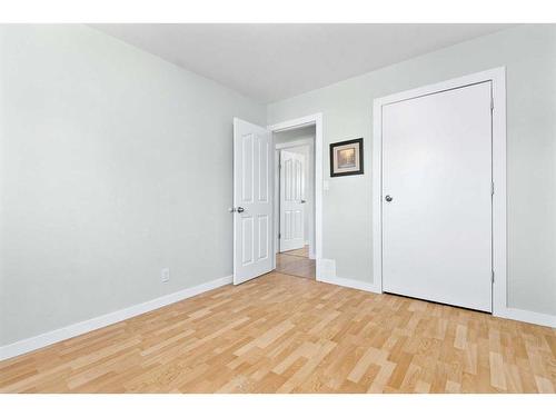 5920 51 Avenue, Red Deer, AB - Indoor Photo Showing Other Room