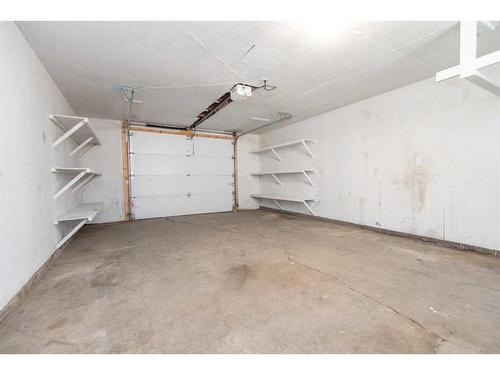 5920 51 Avenue, Red Deer, AB - Indoor Photo Showing Garage