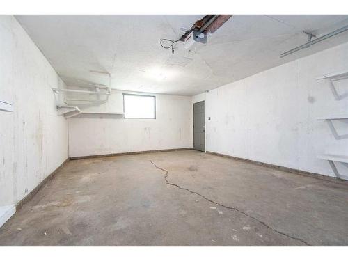 5920 51 Avenue, Red Deer, AB - Indoor Photo Showing Other Room