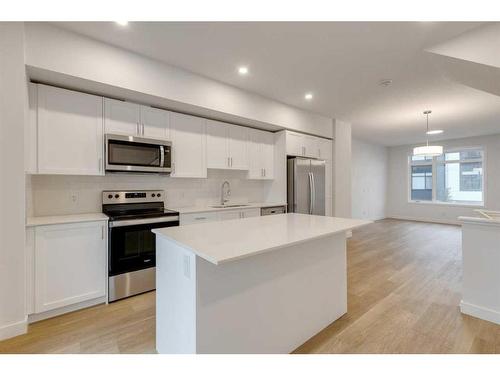 8494 19 Avenue Se, Calgary, AB - Indoor Photo Showing Kitchen With Upgraded Kitchen