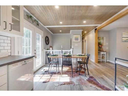 40, 27305-Township Road 391, Red Deer, AB - Indoor Photo Showing Dining Room