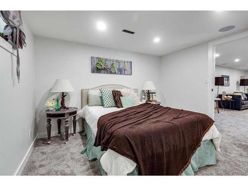 40, 27305-Township Road 391, Red Deer, AB - Indoor Photo Showing Bedroom