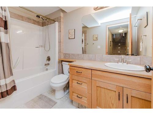 21-39233 Range Road 271, Rural Red Deer County, AB - Indoor Photo Showing Bathroom