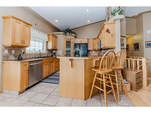 21-39233 Range Road 271, Rural Red Deer County, AB - Indoor Photo Showing Kitchen