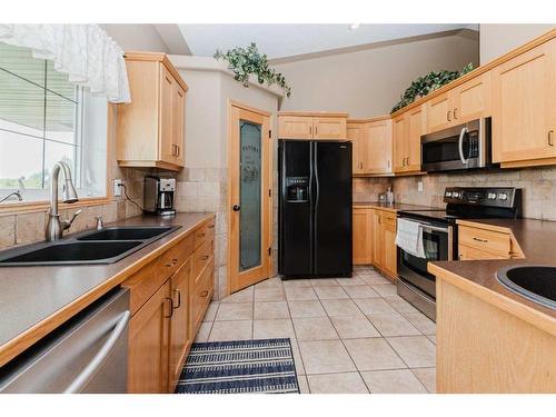 21-39233 Range Road 271, Rural Red Deer County, AB - Indoor Photo Showing Kitchen With Stainless Steel Kitchen With Double Sink