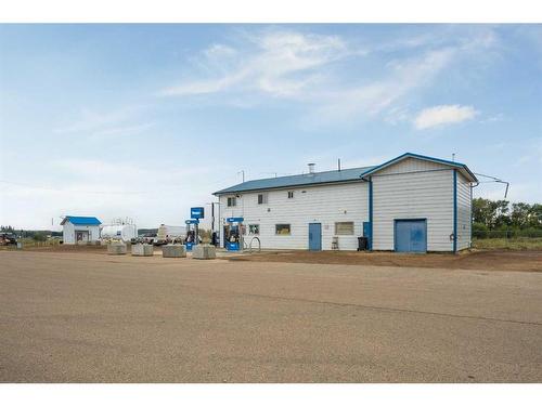 2 Railway Avenue North, Hay Lakes, AB 