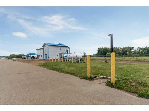 2 Railway Avenue North, Hay Lakes, AB 