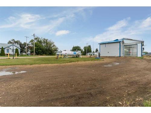 2 Railway Avenue North, Hay Lakes, AB 