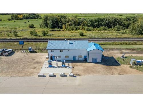 2 Railway Avenue North, Hay Lakes, AB 