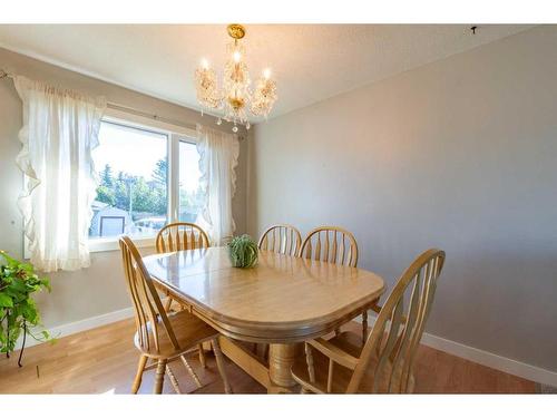 4205 63 Street, Stettler, AB - Indoor Photo Showing Dining Room