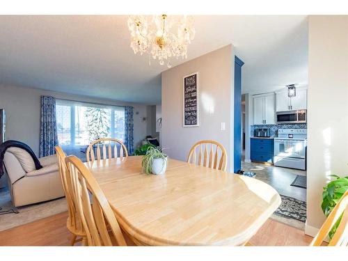 4205 63 Street, Stettler, AB - Indoor Photo Showing Dining Room