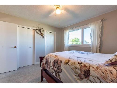 4205 63 Street, Stettler, AB - Indoor Photo Showing Bedroom