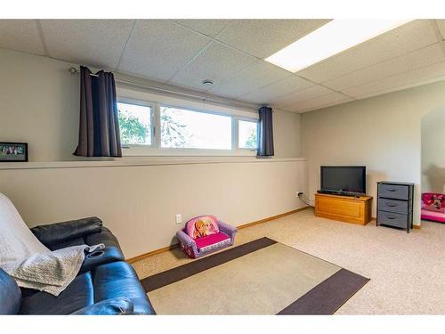 4205 63 Street, Stettler, AB - Indoor