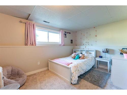 4205 63 Street, Stettler, AB - Indoor Photo Showing Bedroom