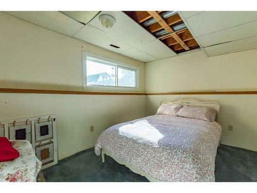 4205 63 Street, Stettler, AB - Indoor Photo Showing Bedroom