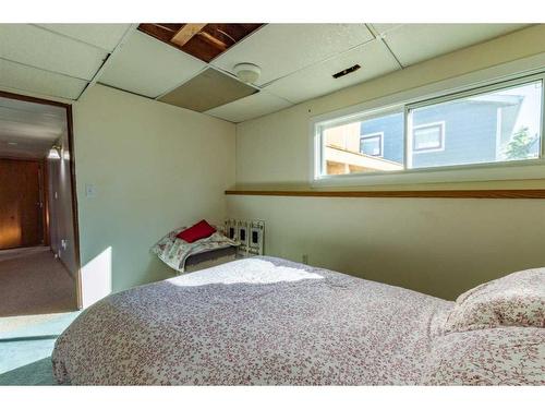 4205 63 Street, Stettler, AB - Indoor Photo Showing Bedroom