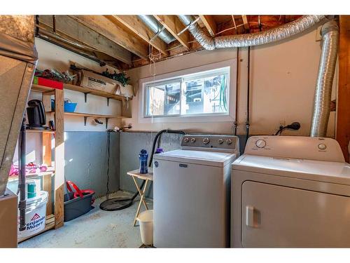 4205 63 Street, Stettler, AB - Indoor Photo Showing Laundry Room