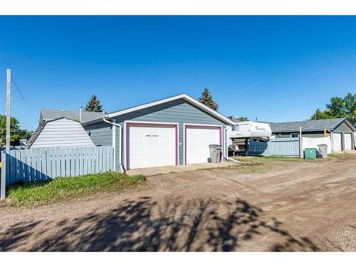 4205 63 Street, Stettler, AB - Outdoor With Exterior