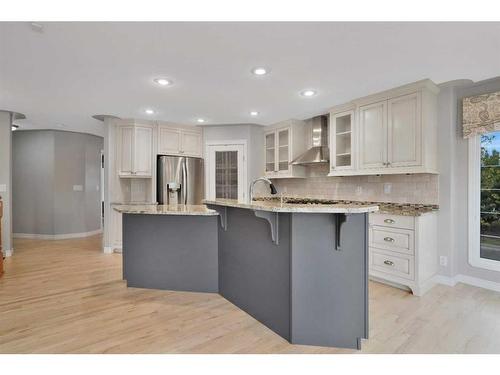 35 Weddell Crescent, Red Deer, AB - Indoor Photo Showing Kitchen With Upgraded Kitchen