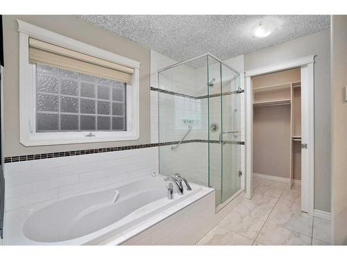 35 Weddell Crescent, Red Deer, AB - Indoor Photo Showing Bathroom