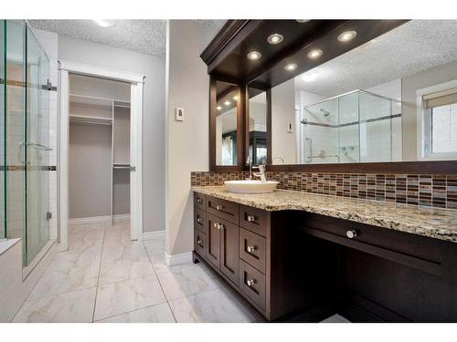 35 Weddell Crescent, Red Deer, AB - Indoor Photo Showing Bathroom