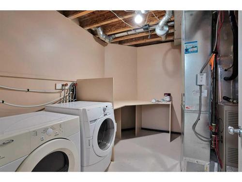 35 Weddell Crescent, Red Deer, AB - Indoor Photo Showing Laundry Room